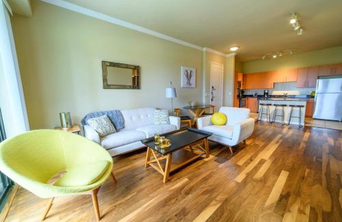 Cityplace Apartment | Inviting Executive Suite with Pool, Gym & Fast Wi-Fi
