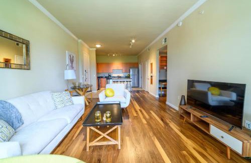 Cityplace Apartment | Inviting Executive Suite with Pool, Gym & Fast Wi-Fi
