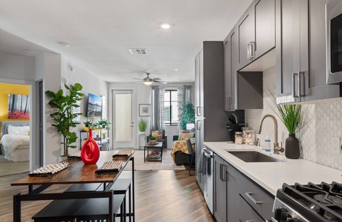 North Scottsdale Condo | Inviting Retreat Near Kierland: King Bed, Pool & Golf Access