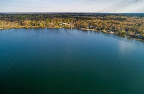 Mayfield House | Charming 1BR Fife Lake Haven with Fire Pit & Hot Tub