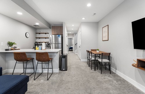 Villa Park Apartment | 1BR Getaway · Broncos, Light Rail, Red Rocks