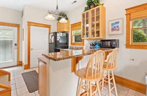 Manteo House | Dog-Friendly IC1 Little Lifeboat House with Ocean View