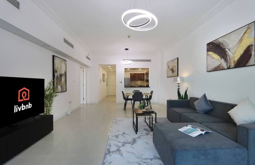Palm Jumeirah Apartment | Cozy Livbnb Suite - 1BR Retreat in Golden Mile
