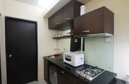 Jakarta Apartment | Discover 1BR Jakarta Residence: Pool, Spa & Hot Tub Access
