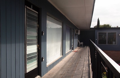 Neartown Apartment | Modern 1BR Keys To Montrose: Ideal for Families and Comfort