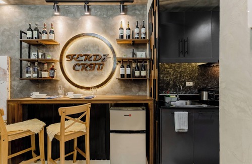 San Antonio Apartment | 1BR Makati, Lush Residences M004