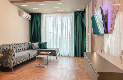 Plovdiv Apartment | 1BR Modern Apartment 6mins to City Centre with FREE Street Parking and Gym Pass