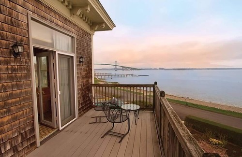 Jamestown Condo | 1br Suite Condo Overlooking Breathtaking Narragansett Bay!