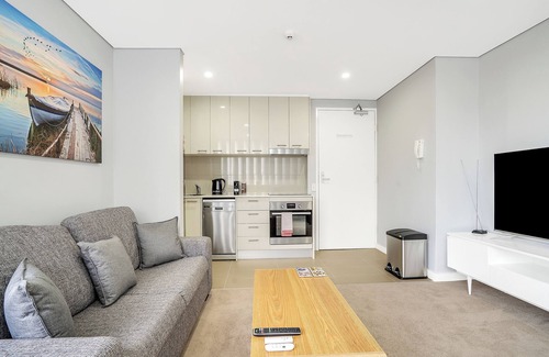 Manly Apartment | Cozy 1BR Unit with Ocean View in Manly's Heart
