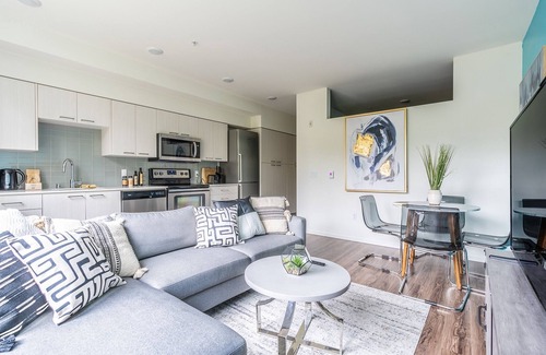 Mercer Island Apartment | Top-Rated Sophari 1BR Suites with Family-Friendly Amenities