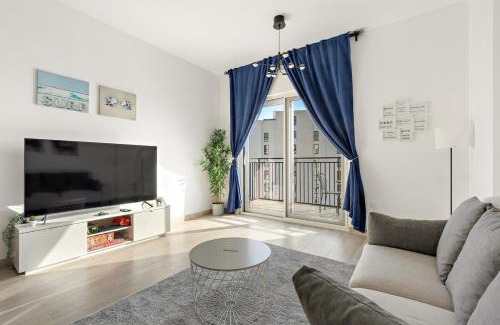 Abu Dhabi Apartment | 1BR Waters Edge with Canal Views Pool Access Near Attractions