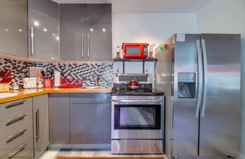 Coral Ridge Apartment | Top-Rated 1BR with Private Deck & Family-Friendly Amenities