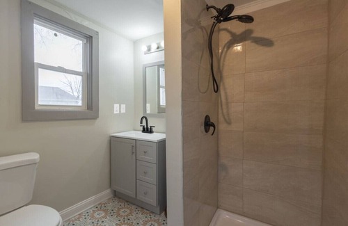 Lebanon Apartment | Convenient 1BR Retreat with Wi-Fi and Laundry Access