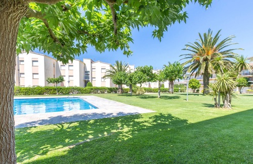 Calella de Palafrugell Apartment | Relaxing E4 Apartment with Pool Near the Beach - Rated 9/10