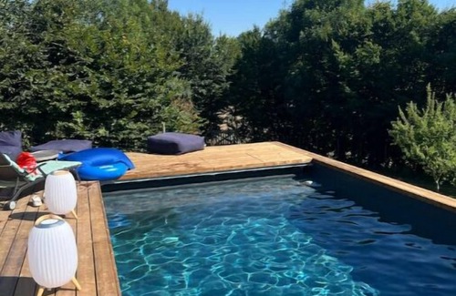 Mainneville House | Relaxing Countryside Retreat Near Paris with Pool & Spa