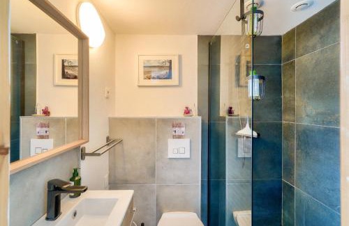 Plovan House | Convenient Studio for 2, Just 1km from the Beach