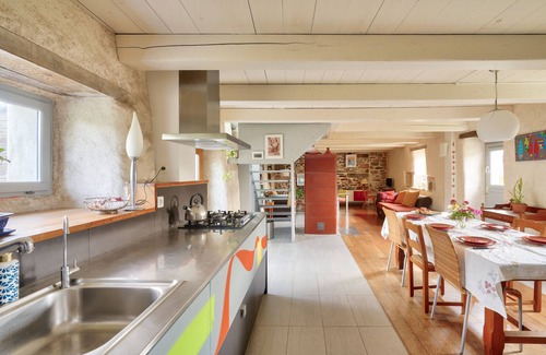 Plovan House | 1km from the beach, charming cottage for 6