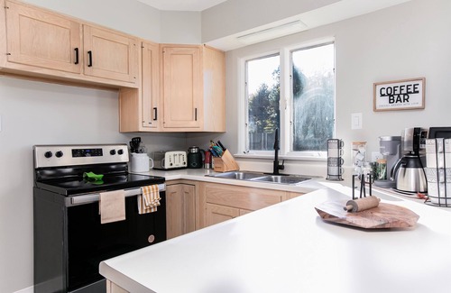 South Bend House | Pet-Friendly Retreat with King Beds and Huge Yard!