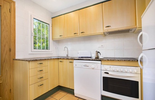 Llafranc Apartment | Central Beachfront Apartment with Garage Near Llafranc