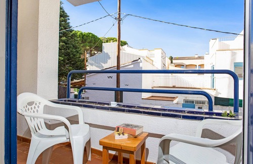Llafranc Apartment | Central Beachfront Apartment with Garage Near Llafranc