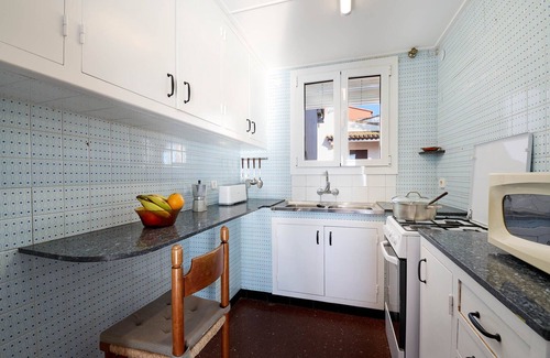 Llafranc Apartment | Discover Pruneda: Family-Friendly Retreat with Spa Access