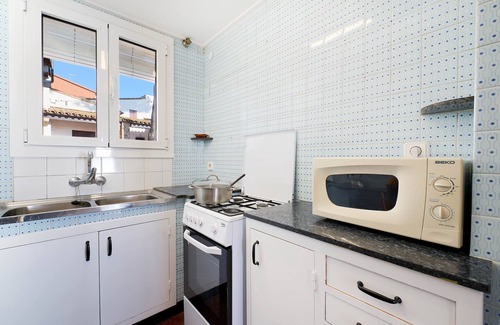 Llafranc Apartment | Discover Pruneda: Family-Friendly Retreat with Spa Access
