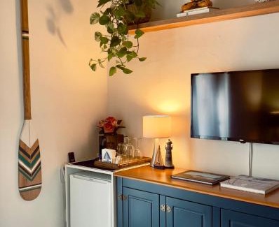 Downtown Buzios House | Cozy Ocean View Room for 2 in Búzios - Guest Rated 10/10