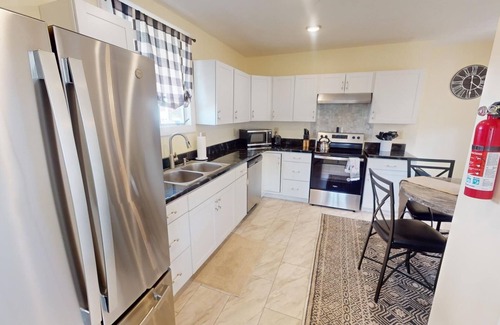 Nelsonville House | Top Rated Stay at Maple Leaf Inn with Family-Friendly Amenities
