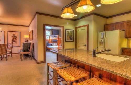 Stratton Mountain Condo | Ideal 3BR Condo at Stratton with Pool & Hot Tub Access
