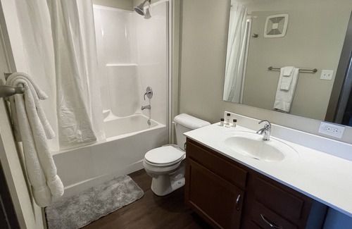 Miamisburg Apartment | 1st floor 1 bed. Walk to shopping, dining and entertainment at Austin Landing!