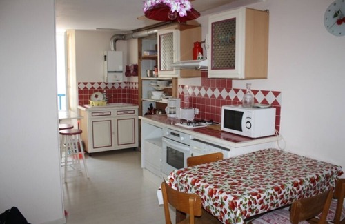 Granville Apartment | 1st floor apartment in a small building in the old town of Granville (France)