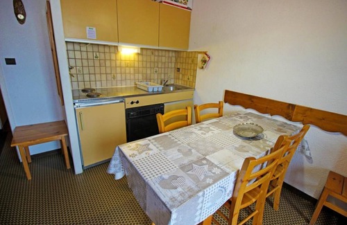 Villarodin-Bourget Apartment | Cozy Retreat with Balcony & Ski Locker in La Norma