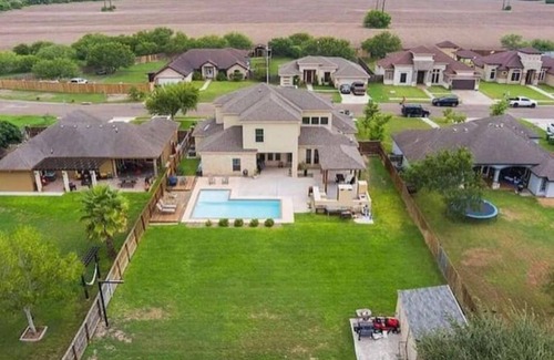 Brownsville House | Cozy 1st Floor House with Pool and Child-Friendly Amenities