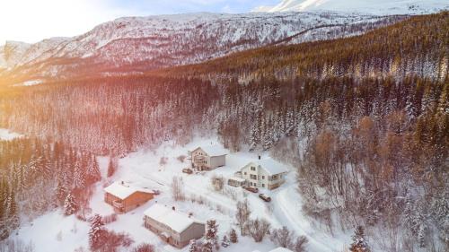 Lyngen Apartment | Cozy Retreat in the Lyngen Alps - Whole House Rentals