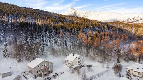 Lyngen Apartment | Cozy Retreat in the Lyngen Alps - Whole House Rentals