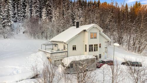 Lyngen Apartment | Cozy Retreat in the Lyngen Alps - Whole House Rentals