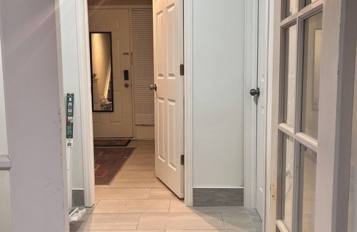 Hamilton Apartment | 1st Floor Studio Suite Near Hamilton Airport, Mohawk College, St. Joe’s Hospital