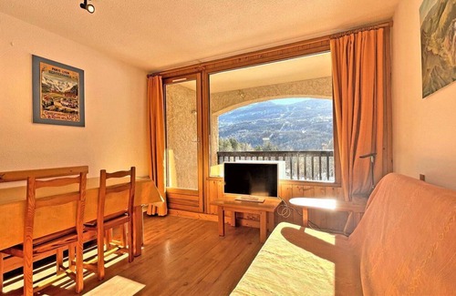 Vallouise-Pelvoux Apartment | Comfortable Pelvoux Suite with Spa & Kitchen Amenities
