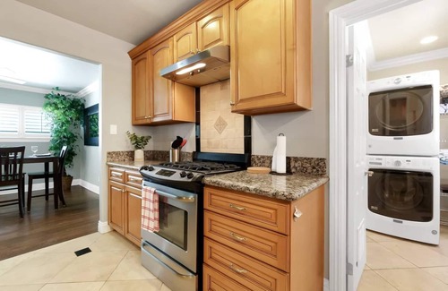 Alamitos Beach Condo | Beachside Retreat: 10/10 Review, Ocean View & Patio Access