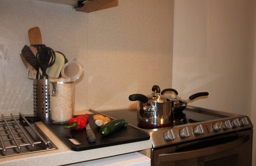 Westcott Apartment | Charming 1st Floor Flat with Balcony & Ocean Views