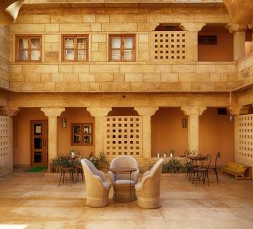 Amar Sagar Pol Hotel | Discover 1st Gate Home - Fusion: Pet-Friendly with Pool