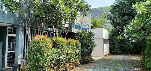 Mu Si House | Experience Breathtaking Views at Khao Yai with Pools