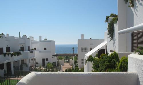 Mar de Pulpi Apartment | Beachfront Bliss in Mar de Pulpi with Family-Friendly Pool