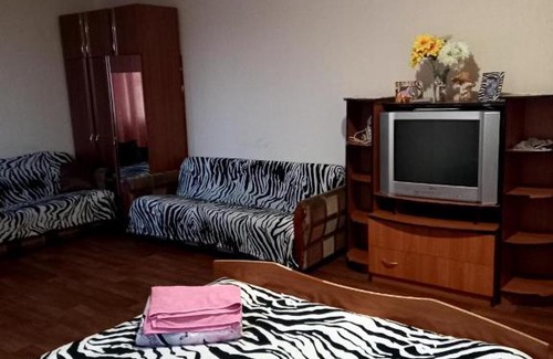 Yoshkar-Ola Apartment | Convenient 2-Bedroom Apartment on Mashinostroiteley Street