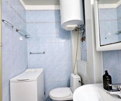 Dnipro Apartment | Cozy Apartment for Guests in the Heart of the City