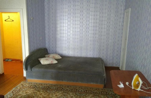 Bratsk Apartment | Cozy 2-Bedroom Stay at Makarenko 20 for Budget Travelers