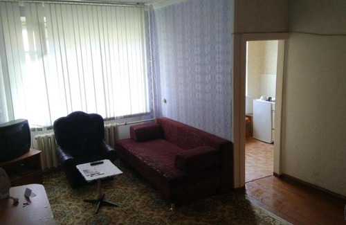 Bratsk Apartment | Cozy 2-Bedroom Stay at Makarenko 20 for Budget Travelers
