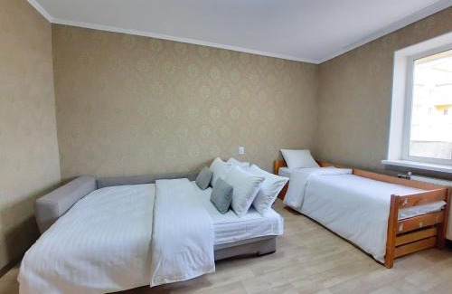 Sukhinovka Apartment | Comfortable 2-Bedroom Apartment with 4 Beds & A/C