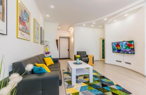 Besarabka Apartment | Cozy 2-Room Apartment Near Bessarabsky Market, Rated 9.6