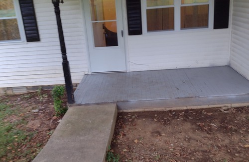Albany House | Ideal Retreat 2.0 Miles from Wolf River Resort on Dale Hollow